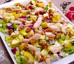 Quantas calorias em 1 Porçoes Ensalada De Pollo Con Manzana?