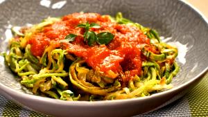 Quantas calorias em 1 Porçoes Espaguete De Abóbora Com Molho De Tomate Com Frango?