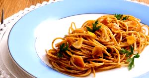 Quantas calorias em 1 Porçoes Espaguete Integral Com Alho Assado?