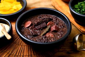 Quantas calorias em 1 Porçoes Feijoada Leve?