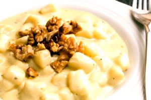 Quantas calorias em 1 Porçoes Gnocchi De Gorgonzola?