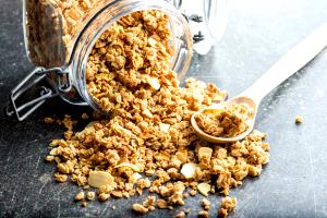 Quantas calorias em 1 Porçoes Granola Reforçada?