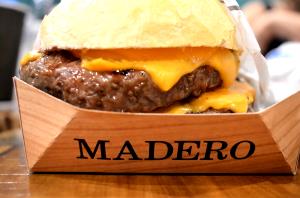 Quantas calorias em 1 Porçoes Hamburger Madero?