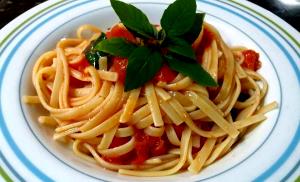 Quantas calorias em 1 Porçoes Linguine İntegral Com Molho Margherita?