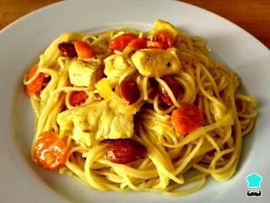 Quantas calorias em 1 Porçoes Macarrao Com Frango Ao Curry Vermelho?