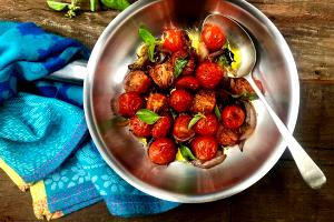 Quantas calorias em 1 Porçoes Molho De Tomate Uva Com Manjericão?