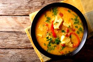 Quantas calorias em 1 Porçoes Moqueca De Cação?