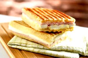 Quantas calorias em 1 Porçoes Panini De Aveia Dukan?