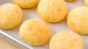 Quantas calorias em 1 Porçoes Pao De Queijo 4 İngredientes?