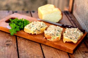 Quantas calorias em 1 Porçoes Patê De Sardinha NIH?