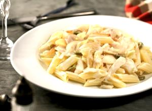 Quantas calorias em 1 Porçoes PENNE COM BACALHAU?