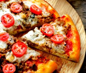 Quantas calorias em 1 Porçoes Pizza De Carne Low Carb?