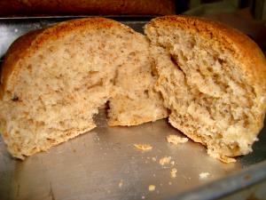 Quantas calorias em 1 Porçoes Pão Com Farelo E Germe De Trigo?