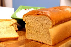 Quantas calorias em 1 Porçoes Pão De Forma Caseiro?