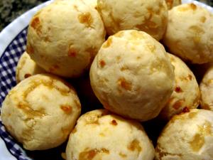 Quantas calorias em 1 Porçoes Pão De Queijo 3 İngredientes?