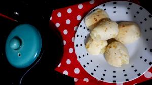 Quantas calorias em 1 Porçoes Pão De Queijo 4 İngredientes?