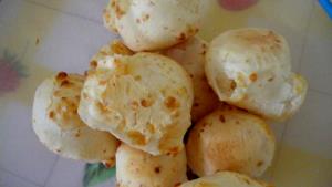 Quantas calorias em 1 Porçoes Pão De Queijo Rapido 3 Ingred.?