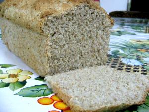 Quantas calorias em 1 Porçoes Pão İntegral Light De Aveia E Mel?