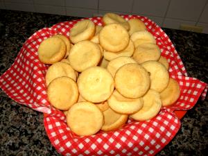 Quantas calorias em 1 Porçoes Pão Nde Queijo De Liquidificador?