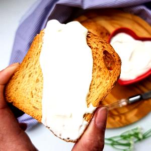 Quantas calorias em 1 Porçoes Requeijão Caseiro?