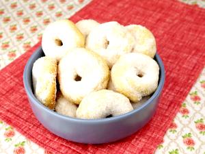 Quantas calorias em 1 Porçoes Rosquinha De Pinga?