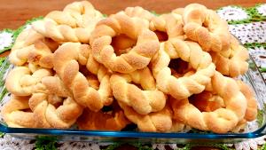 Quantas calorias em 1 Porçoes ROSQUINHA DE SAL AMONIACO DA GERALDA?