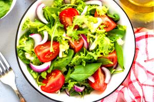 Quantas calorias em 1 Porçoes Salada De Alace?