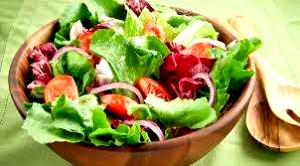 Quantas calorias em 1 Porçoes Salada De Alface, Pepino, Tomate, Rúcula E Cebola?