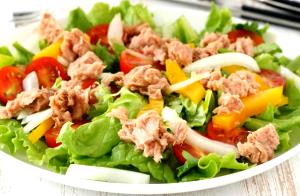 Quantas calorias em 1 Porçoes Salada De Atum Light?