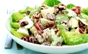 Quantas calorias em 1 Porçoes Salada De Folhas Com Molho De İogurte E Gengibre?