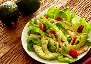 Quantas calorias em 1 Porçoes Salada De Frango Com Abacate?