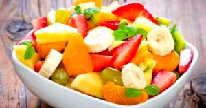 Quantas calorias em 1 Porçoes Salada De Frutas Com Mamão, Uva, Kiwi, Laranja, Maçã (300)?