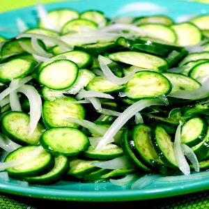 Quantas calorias em 1 Porçoes Salada De Jiló?