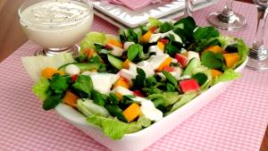 Quantas calorias em 1 Porçoes Salada De Kani Com Manga E Pepino?