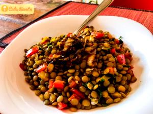 Quantas calorias em 1 Porçoes Salada De Lentilha?