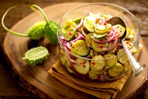 Quantas calorias em 1 Porçoes Salada De Maxixe?