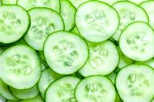 Quantas calorias em 1 Porçoes Salada De Pepino Com Gengibre?