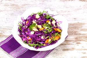 Quantas calorias em 1 Porçoes Salada De Repolho Roxo Com Amêndoas?