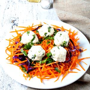 Quantas calorias em 1 Porçoes Salada De Ricota E Cenoura?