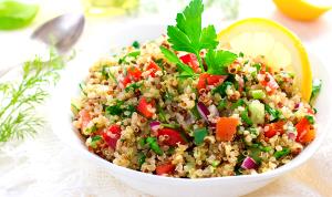 Quantas calorias em 1 Porçoes Salada Quinoa?