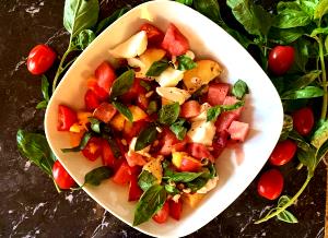 Quantas calorias em 1 Porçoes Salada Vermelha?