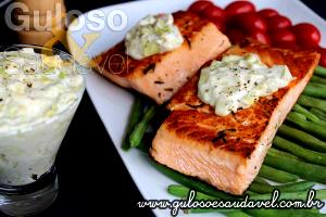 Quantas calorias em 1 Porçoes Salmão Ao Creme De Alho Poró?