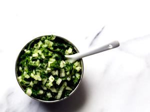 Quantas calorias em 1 Porçoes Salsa Verde Típica Chilena?