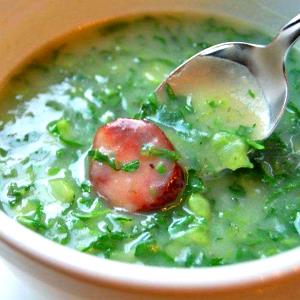 Quantas calorias em 1 Porçoes Sopa Caldo Verde De Chuchu?