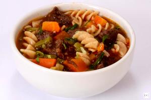 Quantas calorias em 1 Porçoes Sopa Com Feijão, Legumes E Macarrão İntegral?