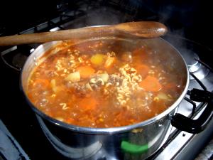 Quantas calorias em 1 Porçoes Sopa Creme De Cenoura Com Carne Moida?