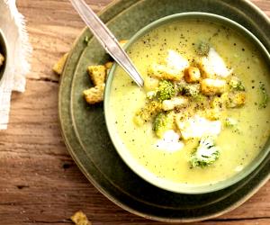 Quantas calorias em 1 Porçoes Sopa De Abobrinha Com Croutons?