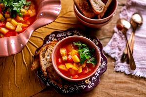 Quantas calorias em 1 Porçoes Sopa De Abobrinha,Pimentão,Cenoura,Tomate...?