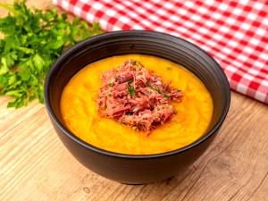 Quantas calorias em 1 Porçoes Sopa De Abóbora Com Carne Seca E Creme De Leite?