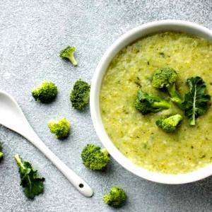 Quantas calorias em 1 Porçoes Sopa De Brocolis Light?